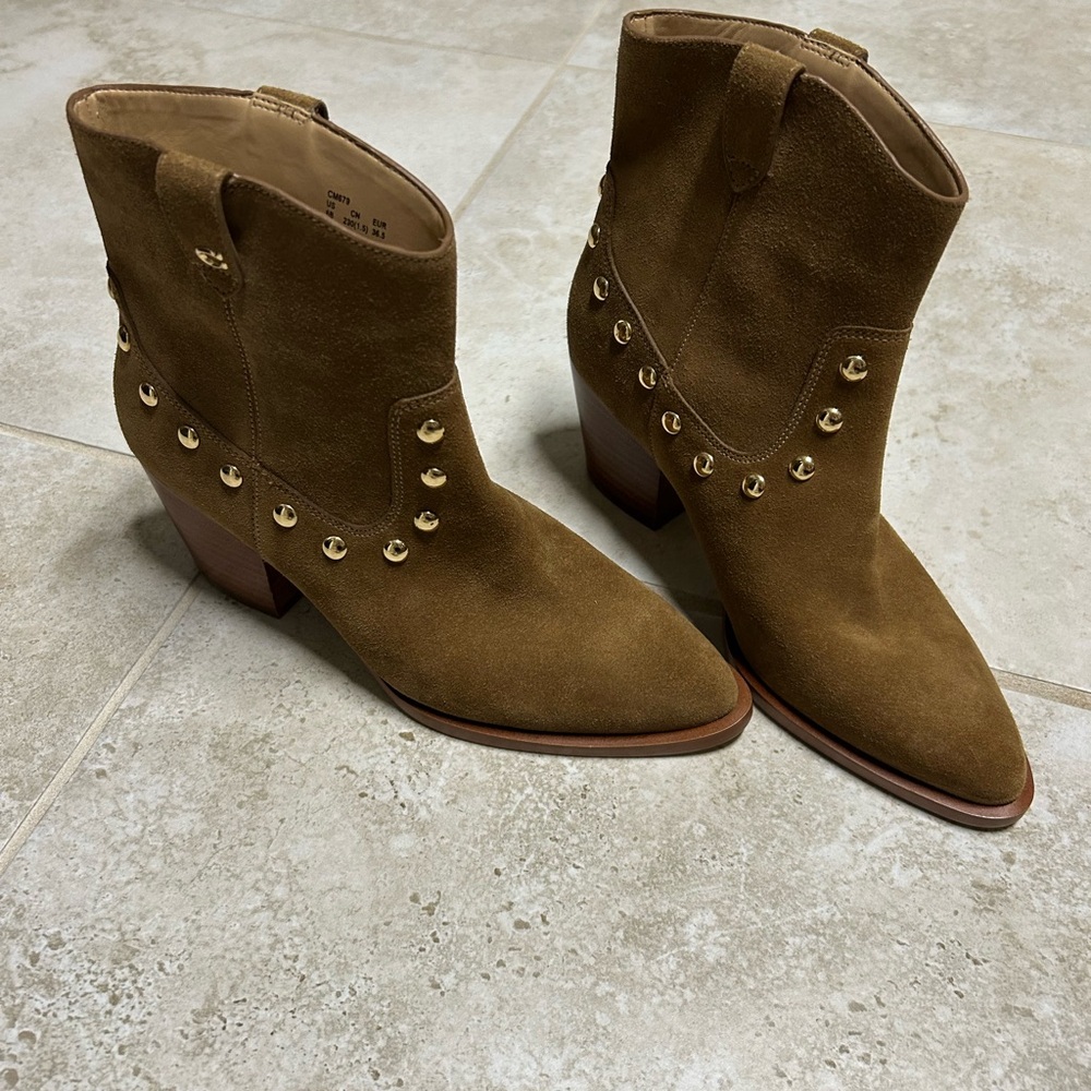 ❌❌SOLD❌❌NEW Coach Paline Suede studded bootie - Picture 2 of 11